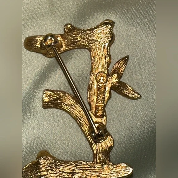 Goldtone NWOT brooch bundle - Picture 3 of 6